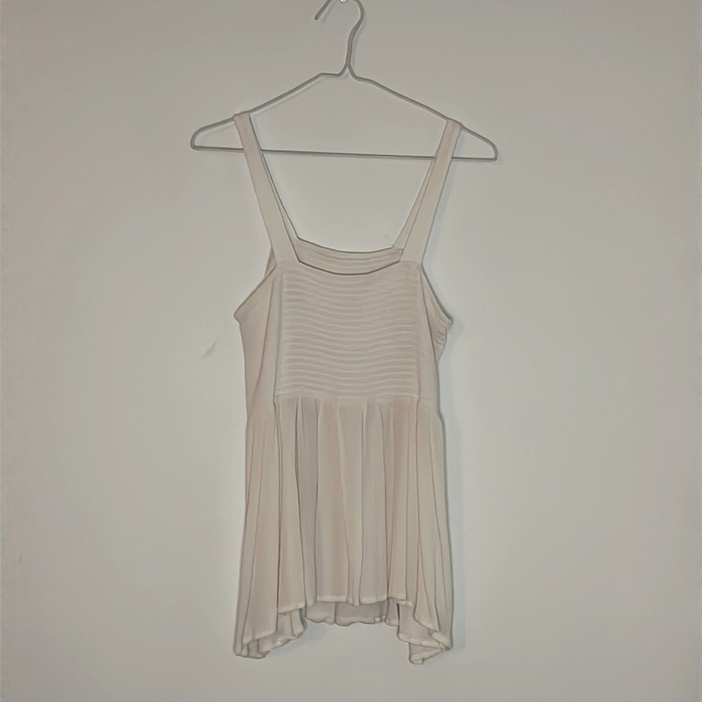 White charming Charlie’s tank top